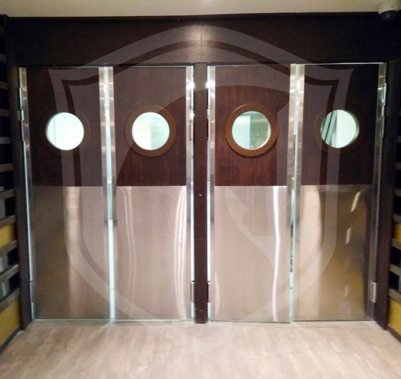 Маятниковые двери