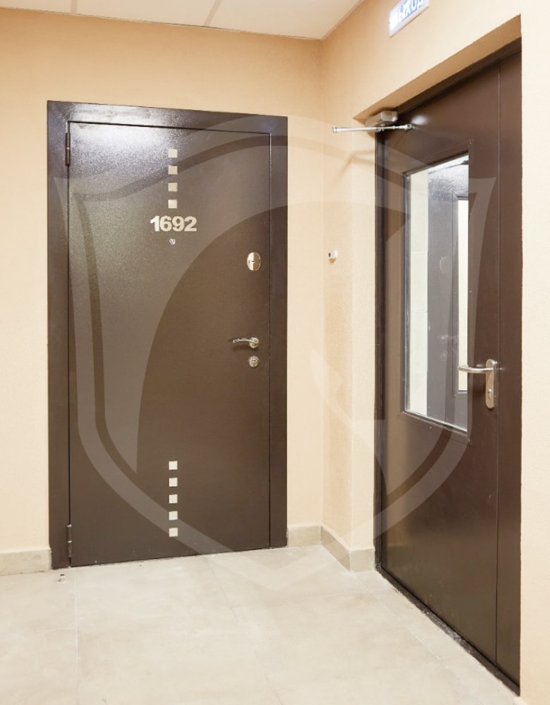 Металлическая дверь, индивидуальное изготовление