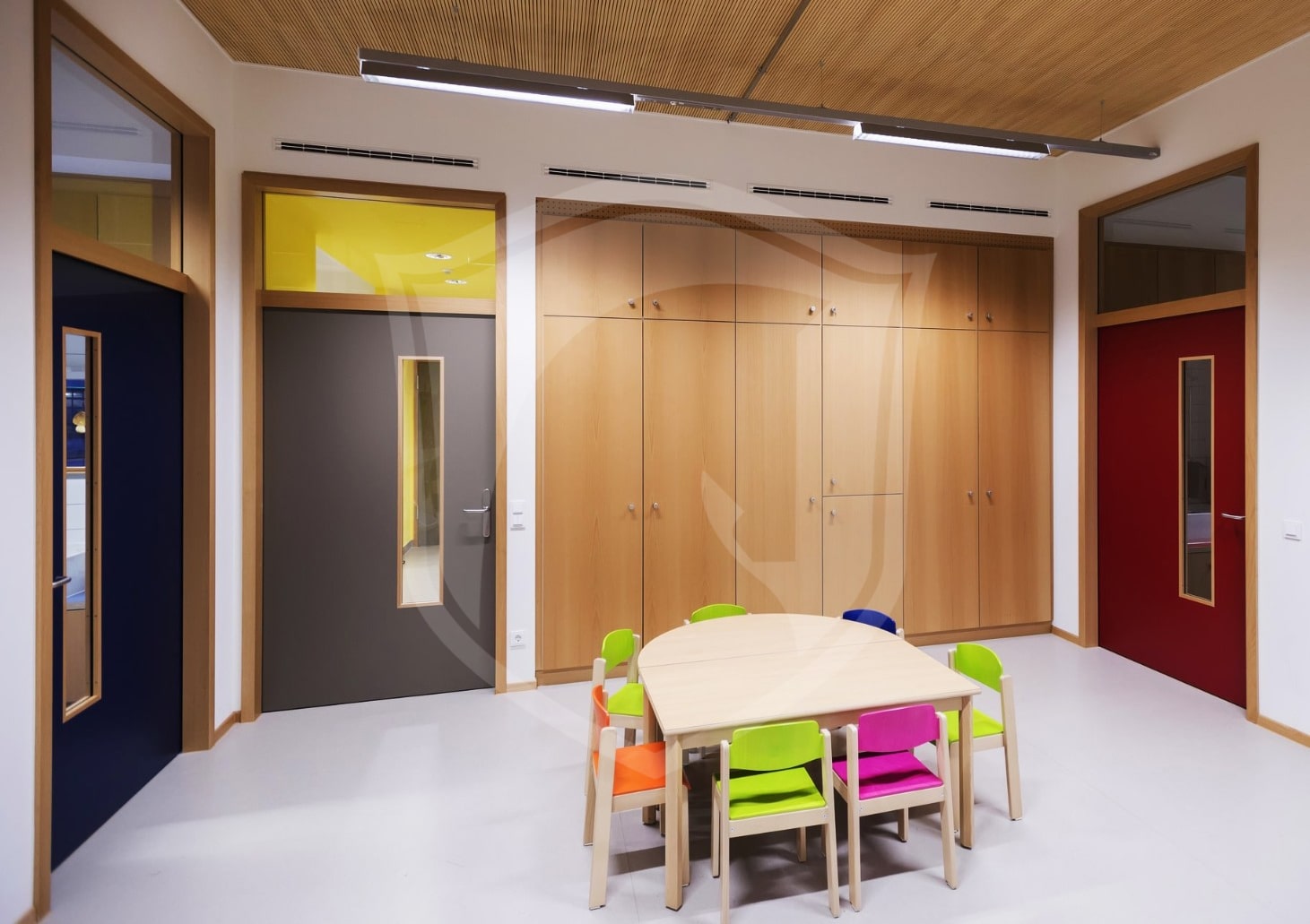 Двери для детских садов