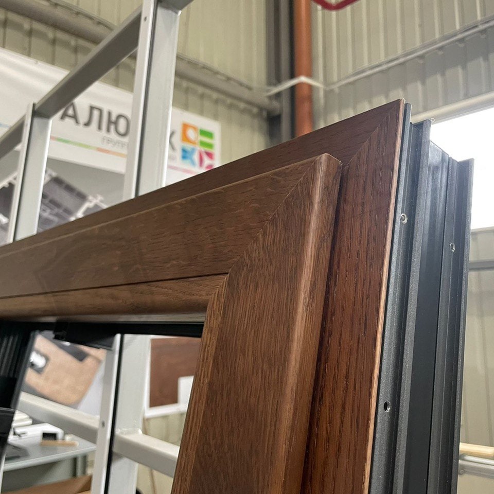 Алюмо деревянное окно в спб от производителя